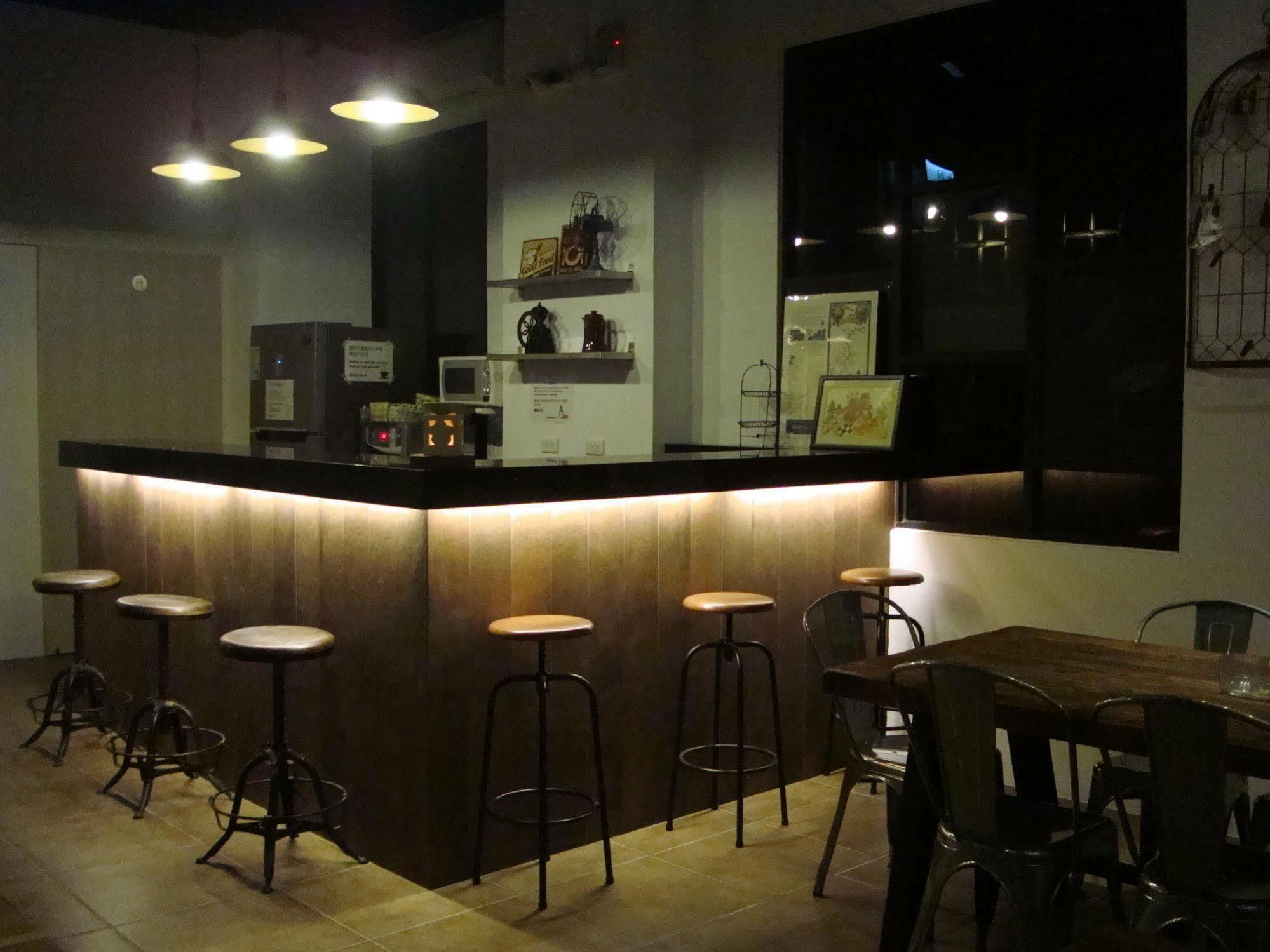Backpacker 41 Hostel - Taichung Exterior foto